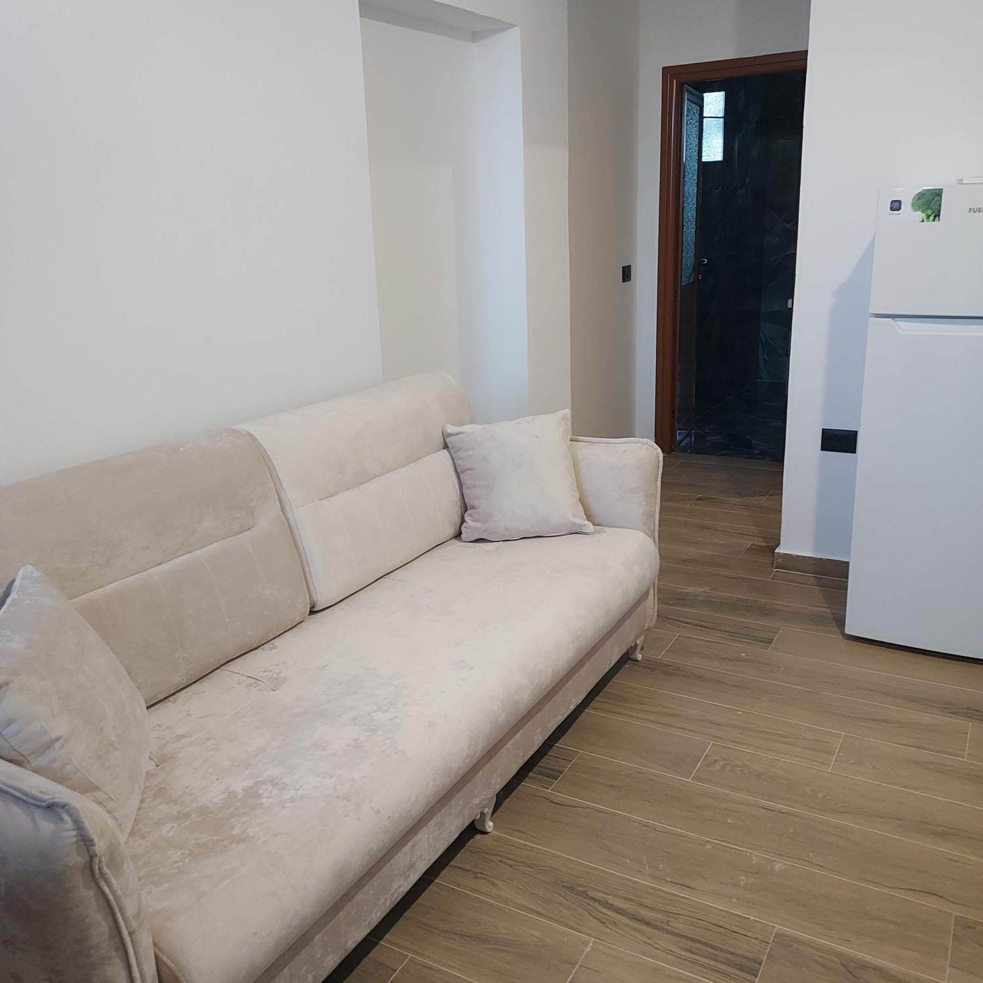 Guesthouse Vlorë Buitenkant foto